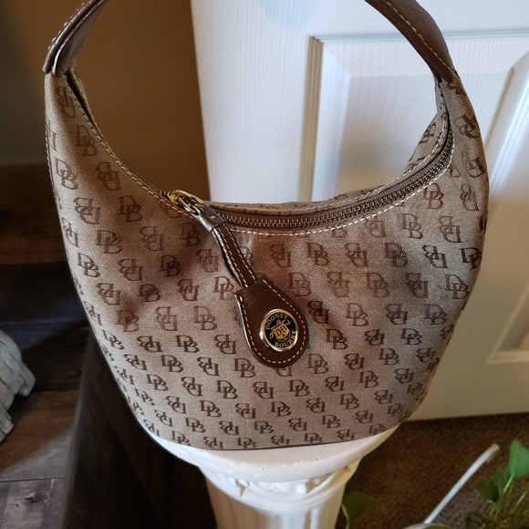 Dooney & Bourke - Picture 2 of 8